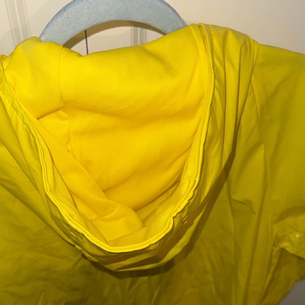 Coraline Raincoat Costume - Picture 5 of 7